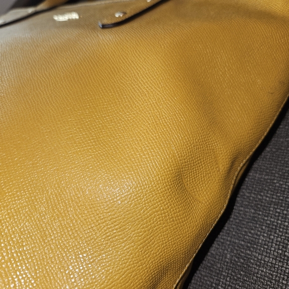 Coach City Zip Tote F58846 โ Yellow Pebbled Leather - Picture 4 of 6